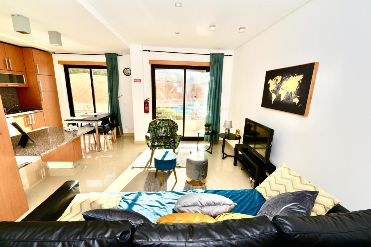 Silver - Apartment For 4 Guests 150M From Beach 상 마르티뇨 두 포르투 외부 사진
