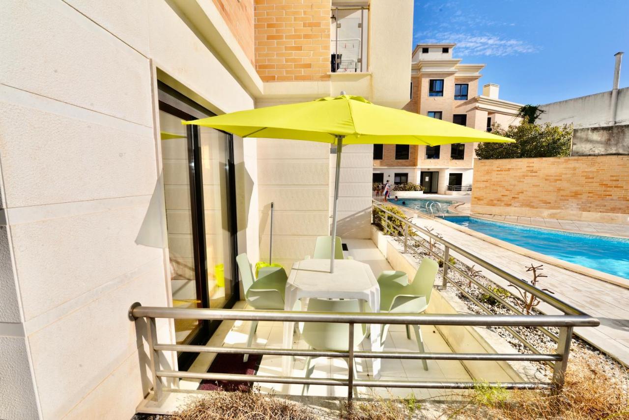 Silver - Apartment For 4 Guests 150M From Beach 상 마르티뇨 두 포르투 외부 사진